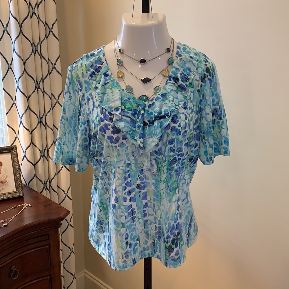 EUC Chico’s Knit Top w/Ruffle Size 2